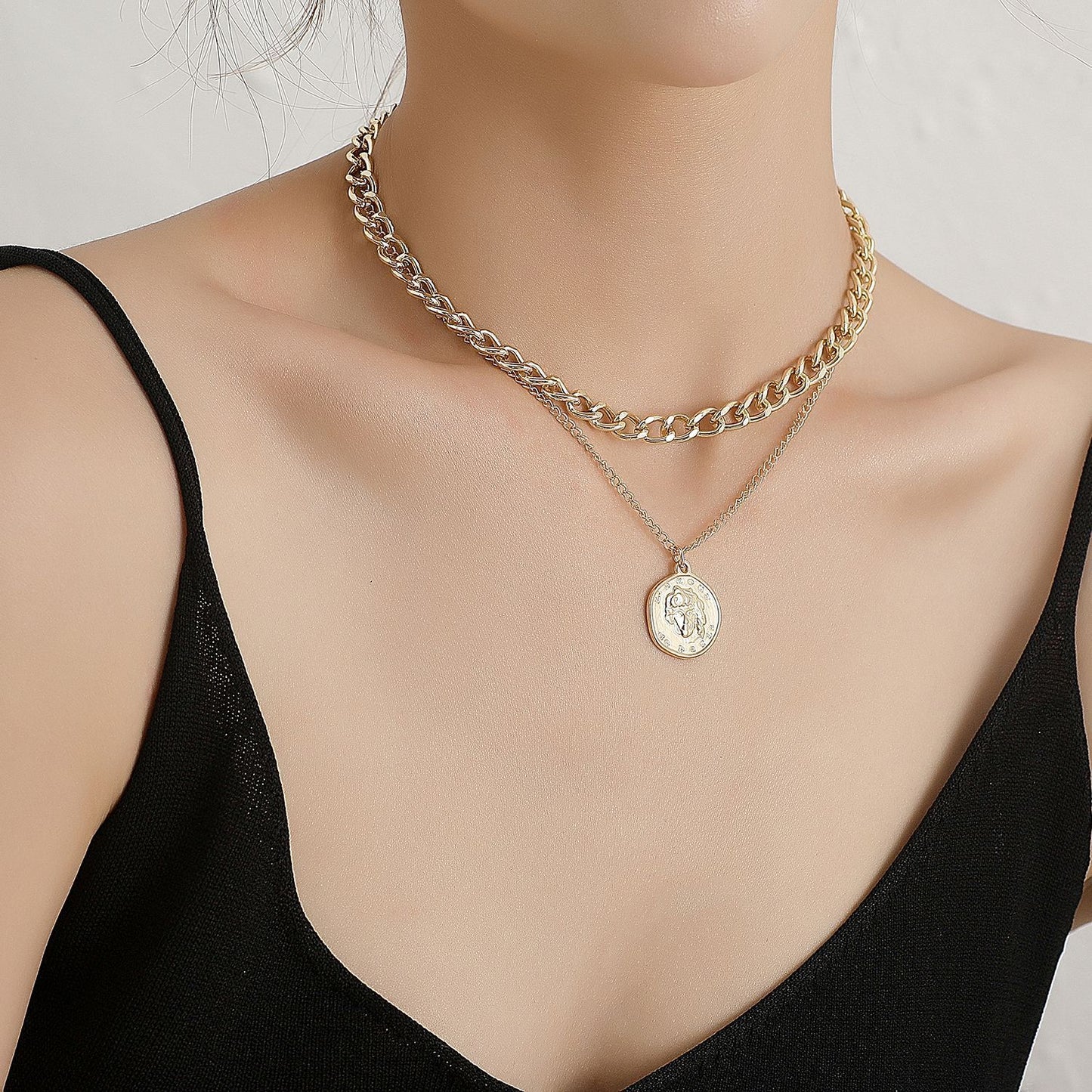 Jewelry Round Geometric Queen Head Pendant Necklace Female Fashion Simple Temperament Double Layer Necklace