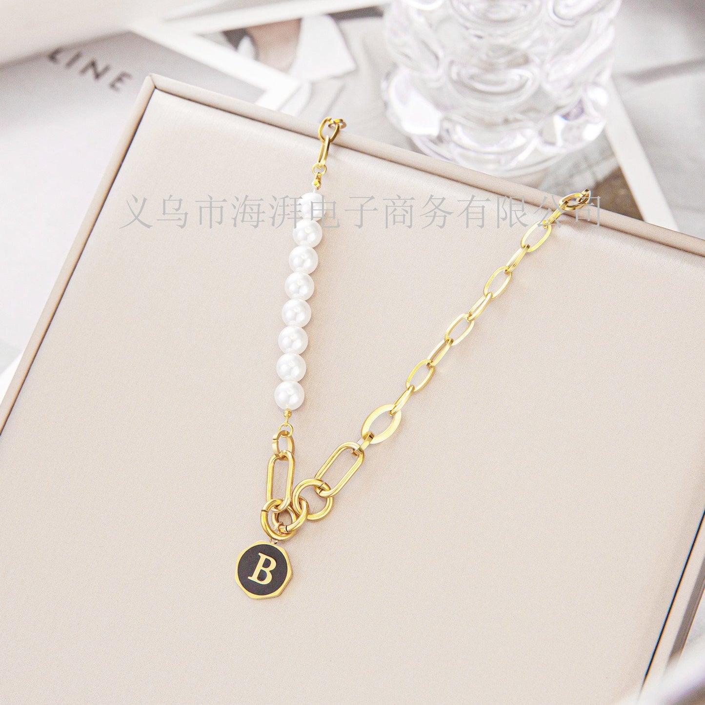 Light luxury letter pendant necklace Christmas sweater chain necklace temperament pearl B letter necklace