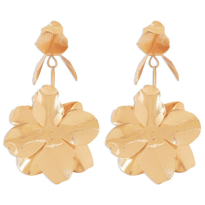 E188 Exaggerated geometric flower earrings metal indifferent niche design personality three-dimensional earrings