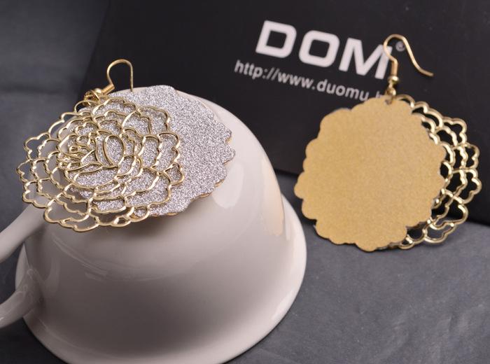 Palace Exaggerated Retro Hollow Flower Earrings Round Frosted Star Earrings of the Same Style
