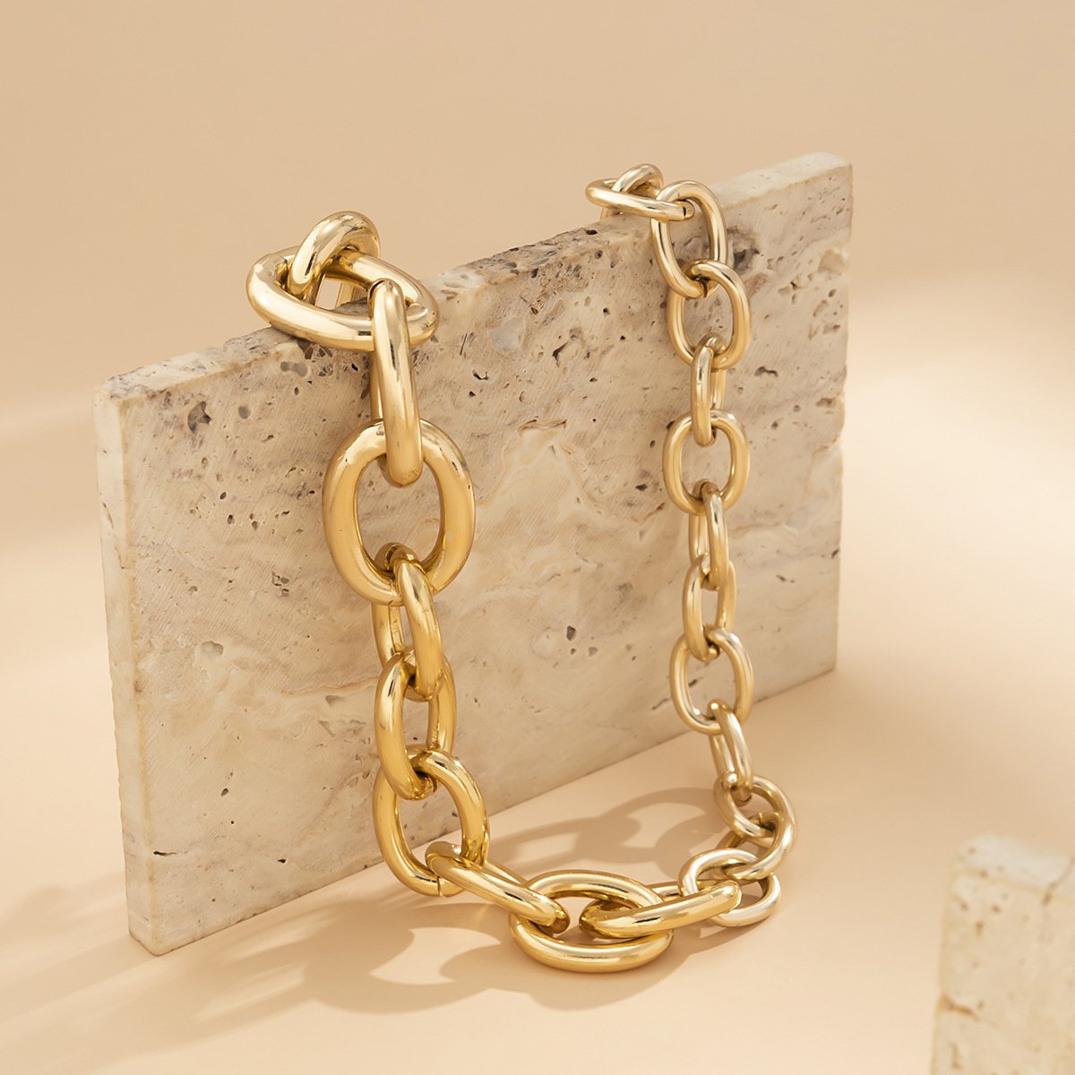 Jewelry personality exaggerated OT buckle metal necklace female punk asymmetrical O-shaped chain necklace