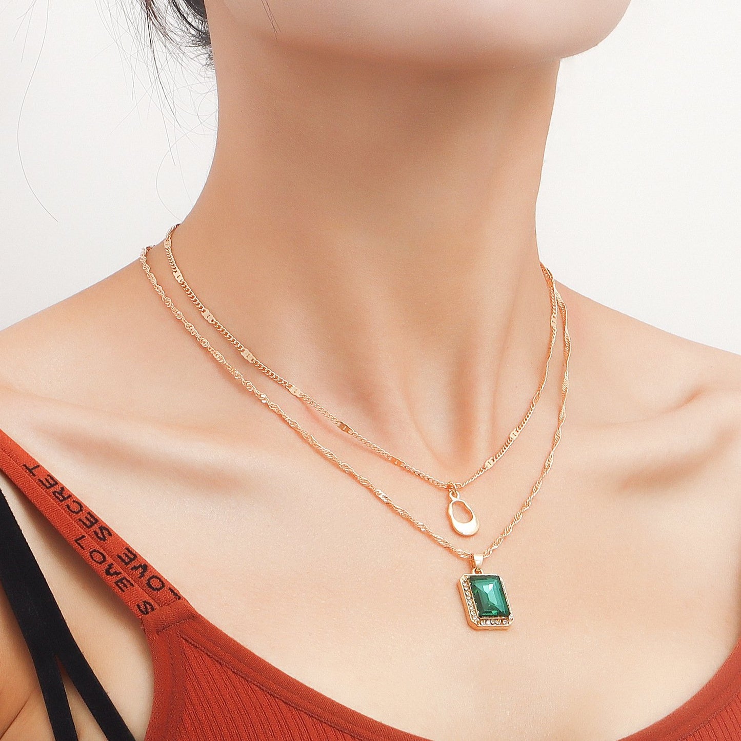 Jewelry French Double Layer Clavicle Chain Imitation Emerald Necklace Hollow Geometric Pendant Necklace Ladies