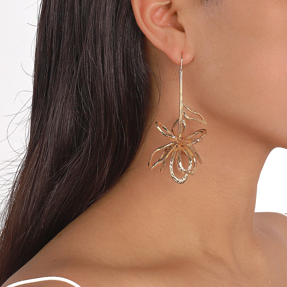 1732 hollow three-dimensional geometric flower earrings ZA fashion metal retro hip-hop punk earrings