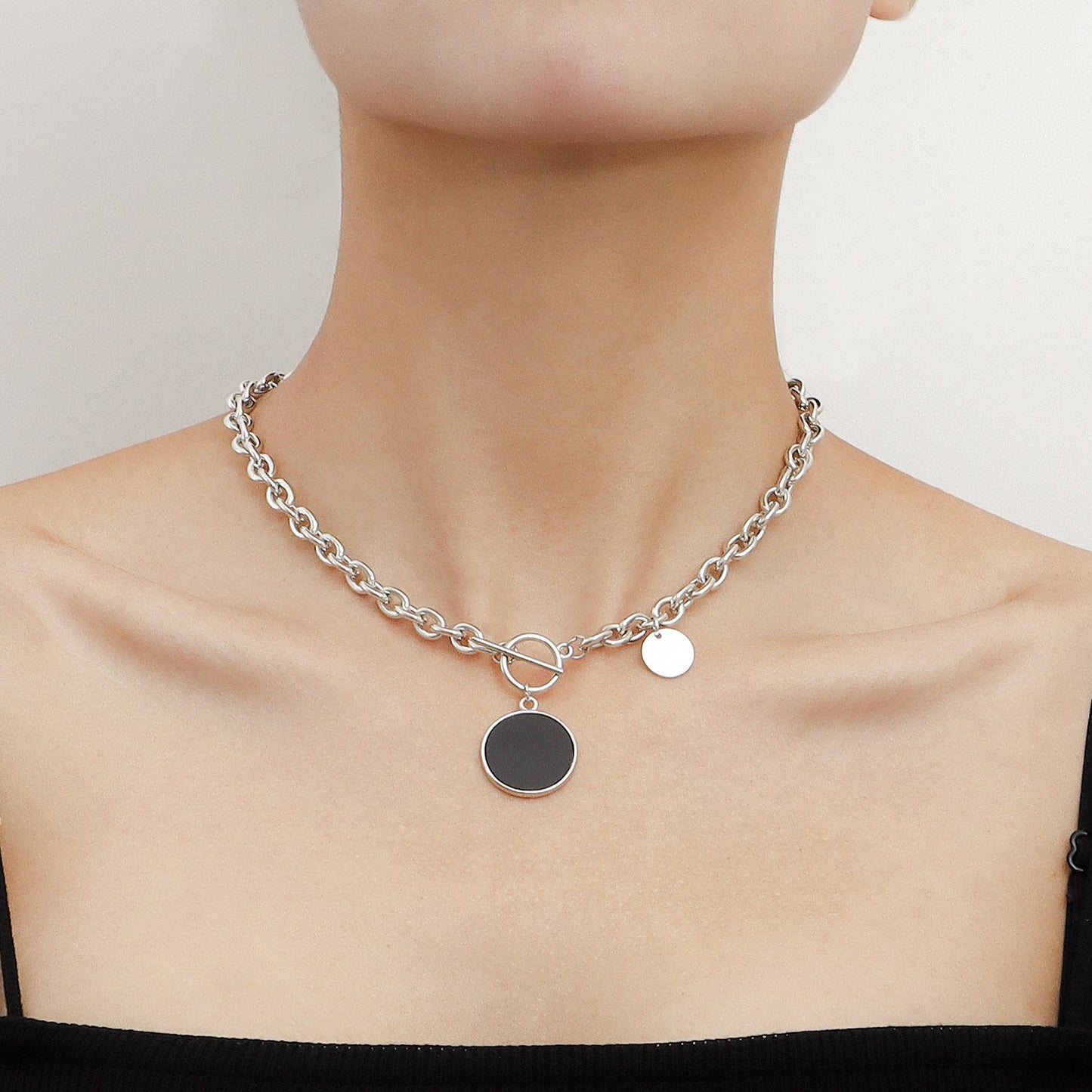 Jewelry ins metal aluminum chain trendy cool black mother-of-pearl pendant necklace female sweater chain high-end sense
