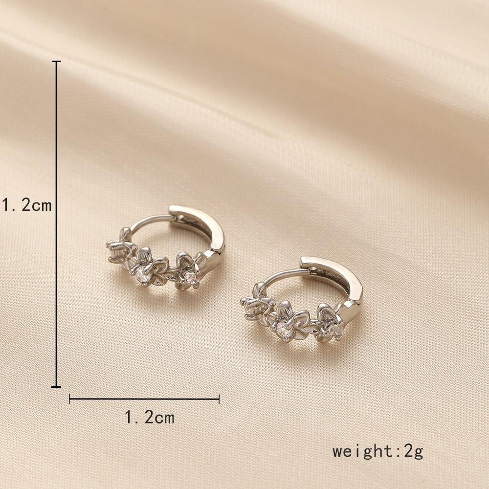Classic Fashion Ladies Micro-inlaid Flower High-grade Crystal Zircon Super Flash Diamond Lazy Earrings Jewelry