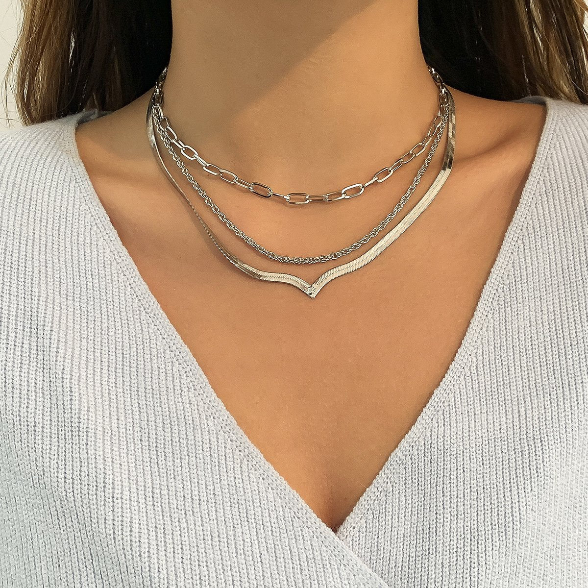 Indifferent V-shaped snake bone chain stacked hollow French clavicle chain simple twist all-match metal niche necklace