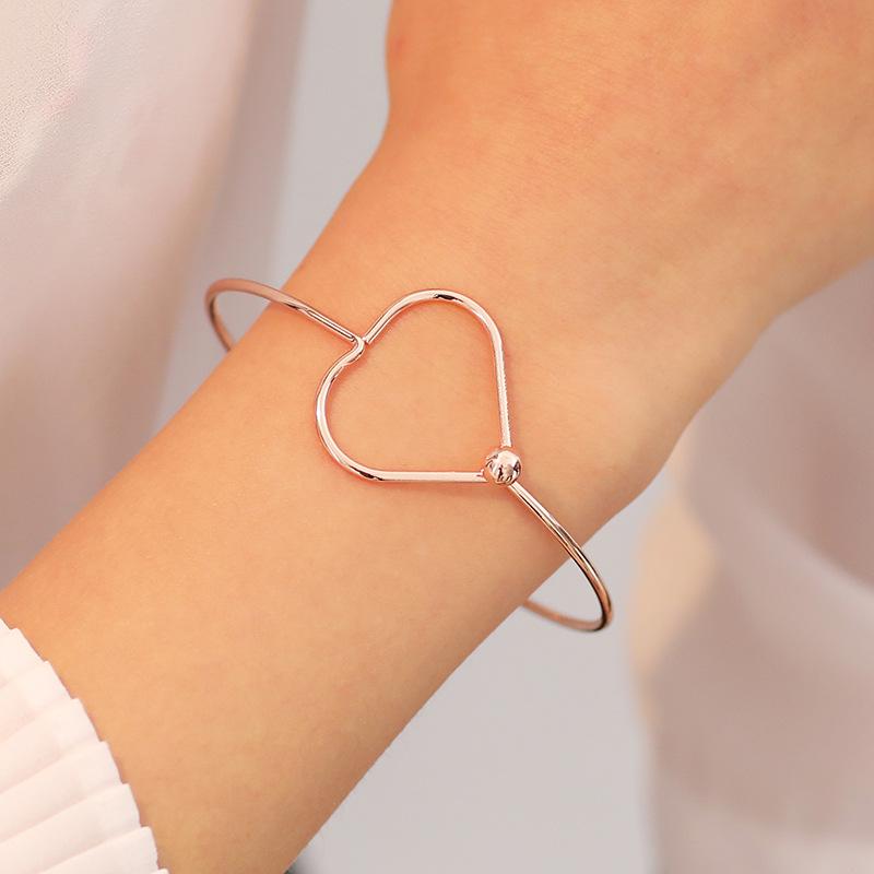 Simple temperament metal small fresh all-match fashion accessories geometric personality peach heart bracelet open bracelet women