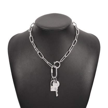 N936 Single Layer Key Lock Pendant Necklace Exaggerated Punk Personality Necklace Geometric Fashion Necklace Women