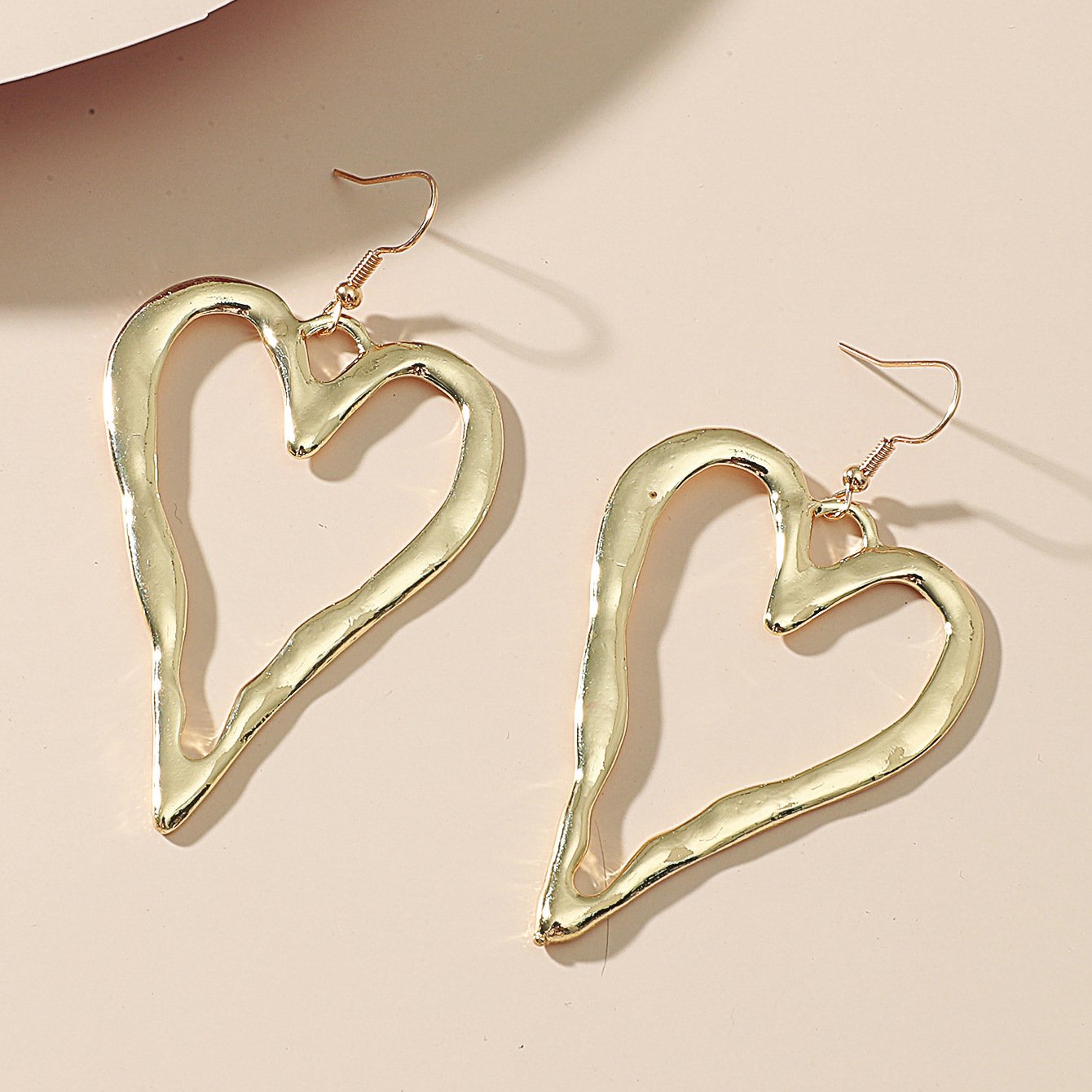 Ins personality irregular love earrings fashion simple temperament trendy metal exaggerated earrings female