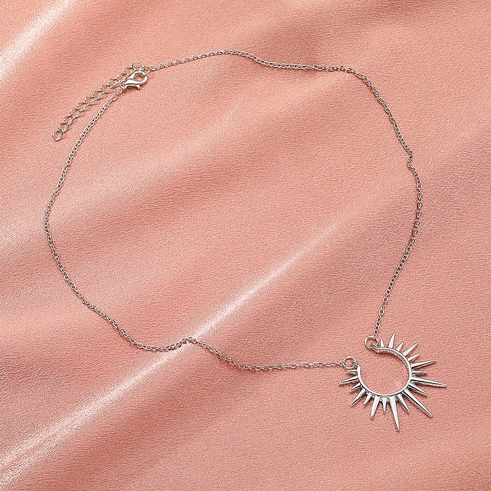 Sunflower Pendant Necklace Retro Metal Clavicle Chain Fashion Creative Jewelry Women