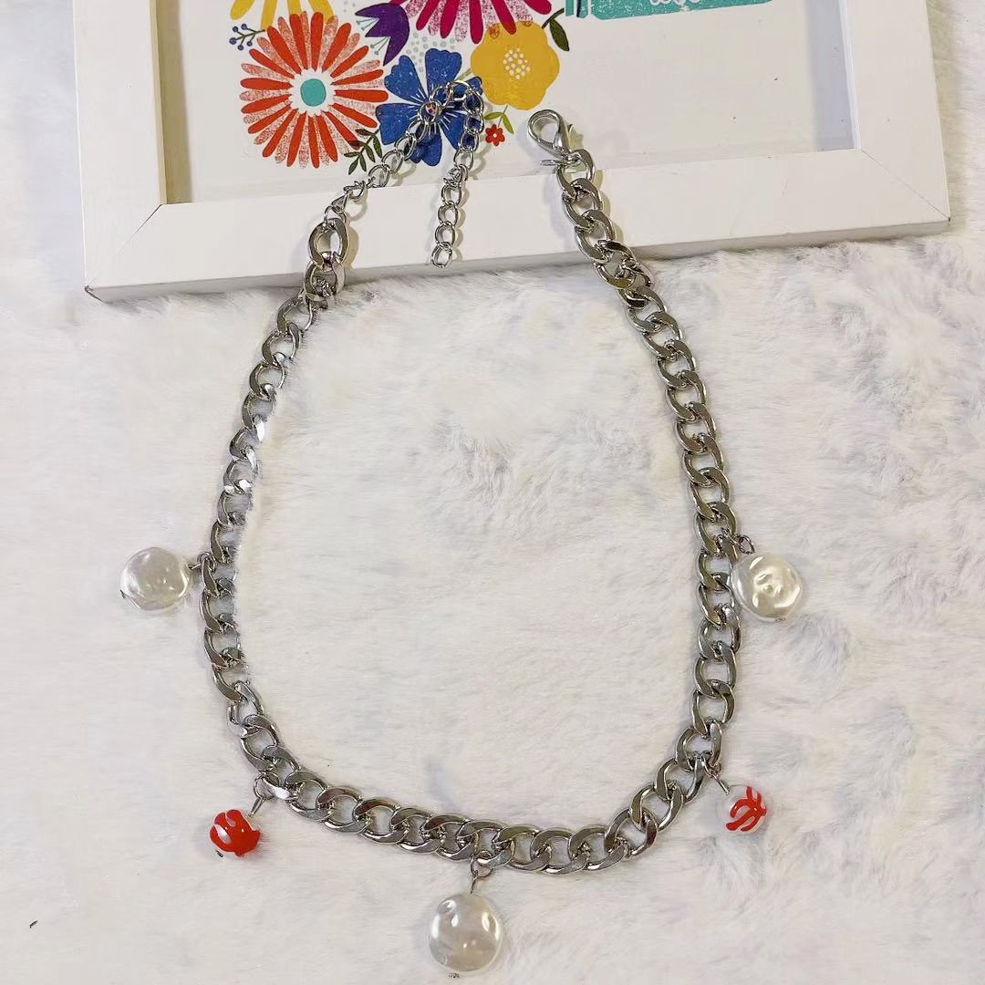 Net red trendy brand dripping blood jewelry bloodthirsty male and female clavicle chain ins pearl titanium steel necklace