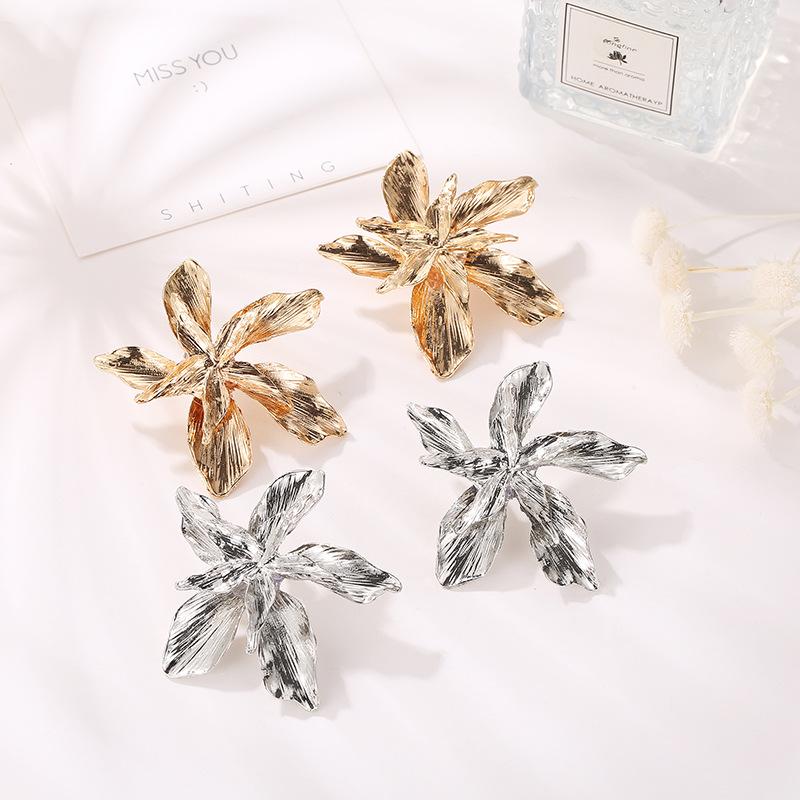 Simple Metal Flower Stud Earrings Fashion Five Petal Flower Stud Earrings Personality Creative Small Jewelry