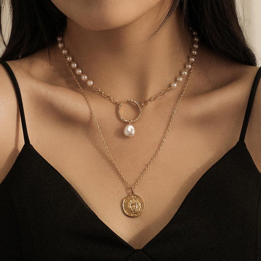 Young luxury niche necklace double circle pearl necklace design clavicle chain simple and indifferent