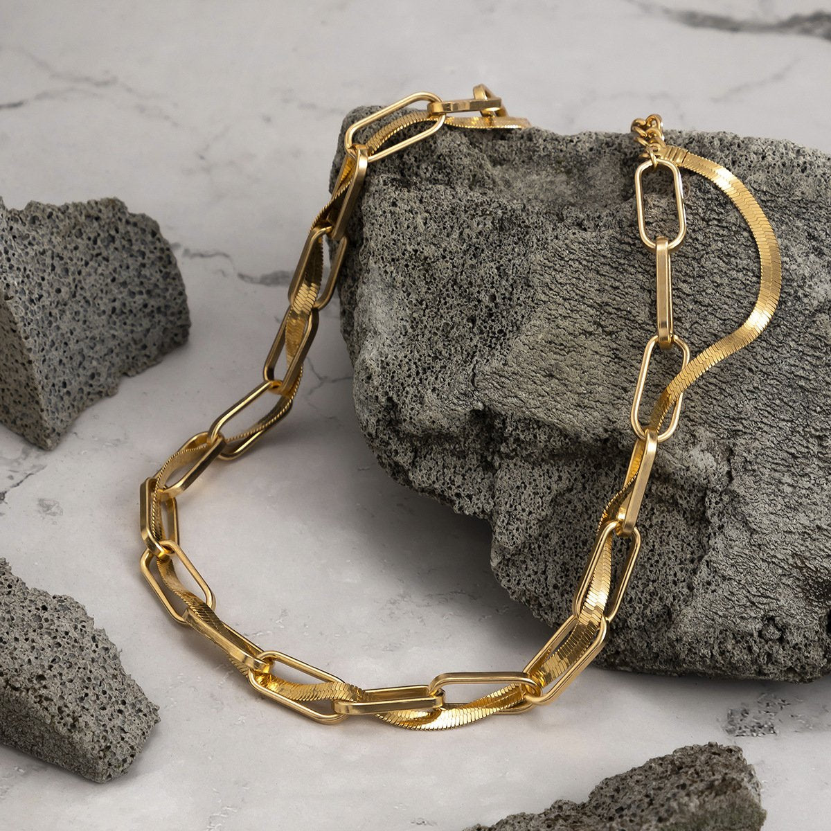 Jewelry Niche Hollow Metal Chain Hip Hop Necklace Geometric Simple Personality Snake Bone Chain Necklace