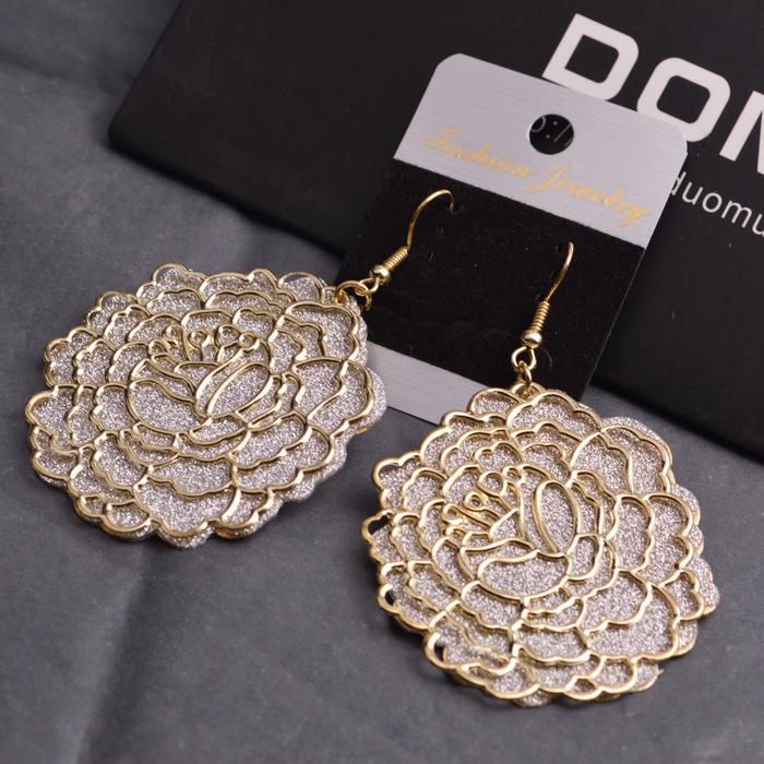 Palace Exaggerated Retro Hollow Flower Earrings Round Frosted Star Earrings of the Same Style
