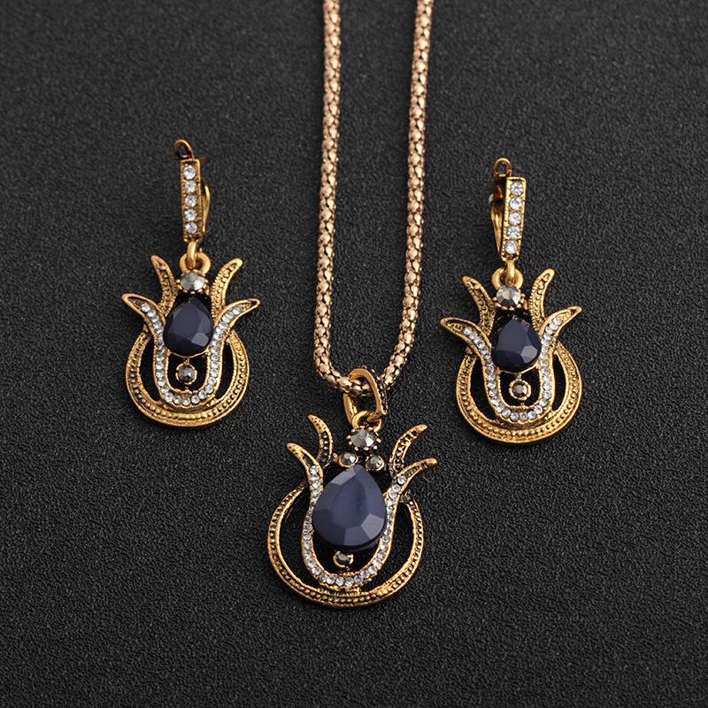 Fashion Vintage Alloy Diamond Necklace Drop Shaped Gemstone Earrings Three-Piece Set Jewelry