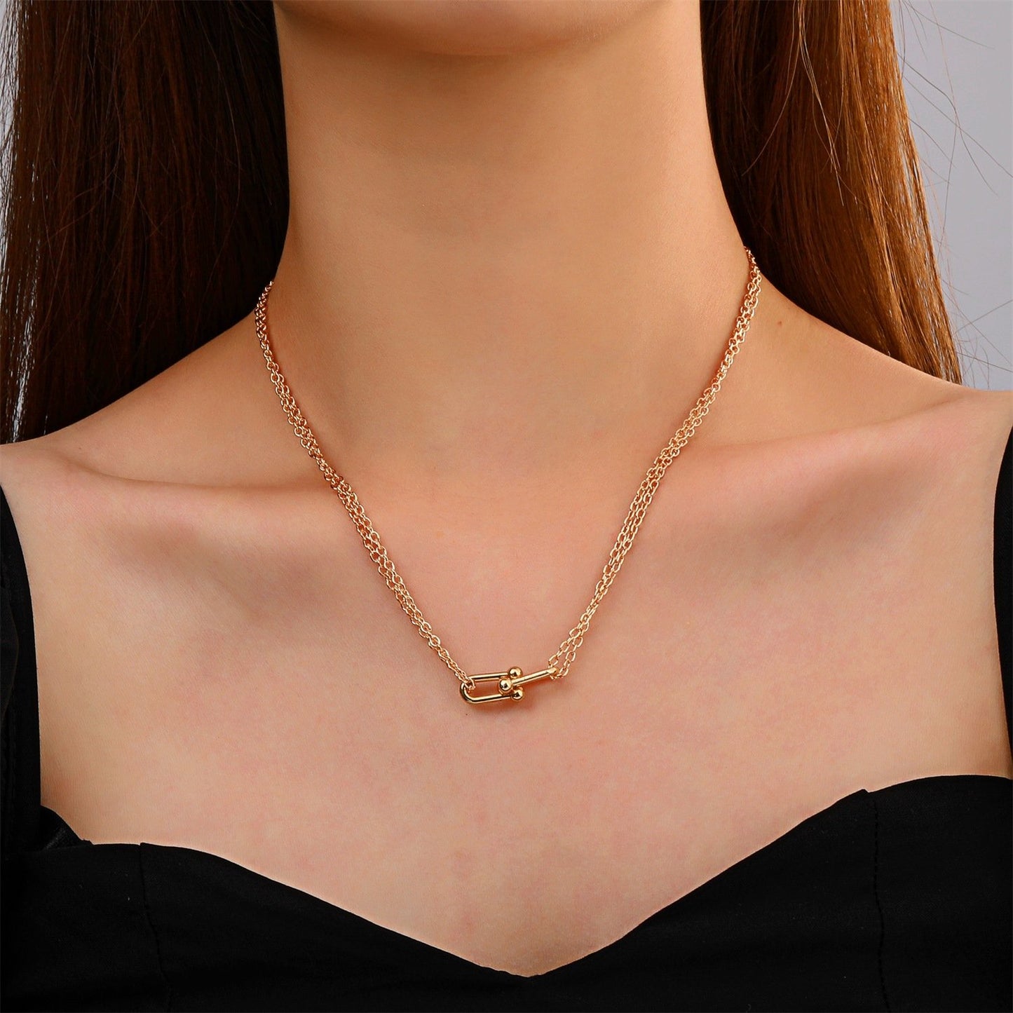 Simple U-shaped multi-layer necklace fashion retro metal horseshoe buckle clavicle chain niche design