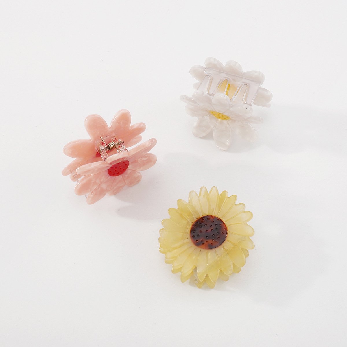 F4344 French romantic cute little daisy flower clip fresh girl fashion temperament age reduction bangs hair clip