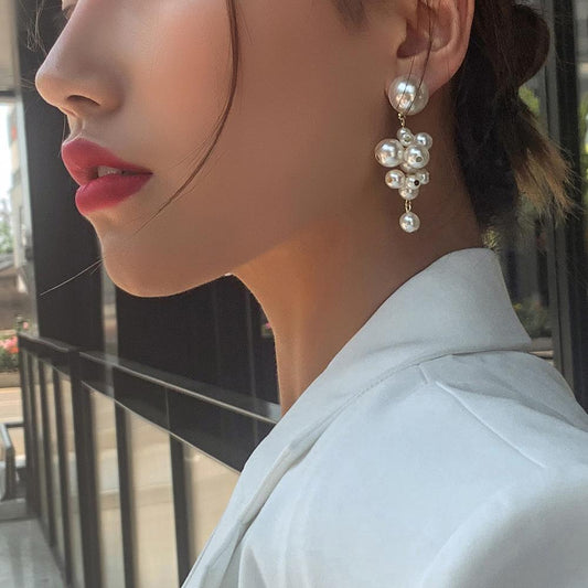 E8291 Dongdaemun Sweet Temperament Long Earring Fashion Imitation Pearl Grape String Earrings