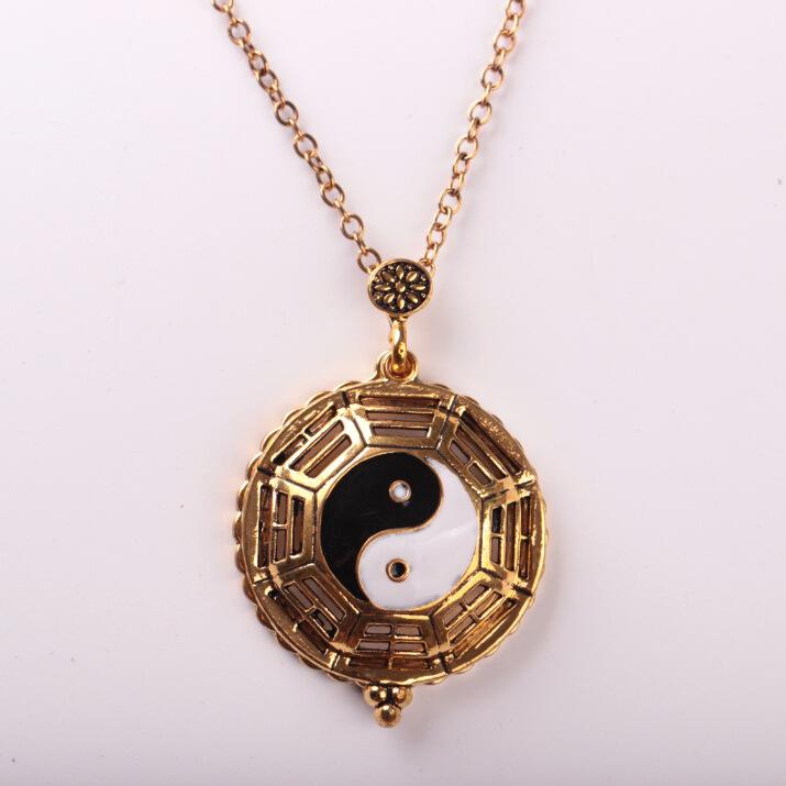 Fashion personality magnifying glass necklace creative retro animal pendant jewelry