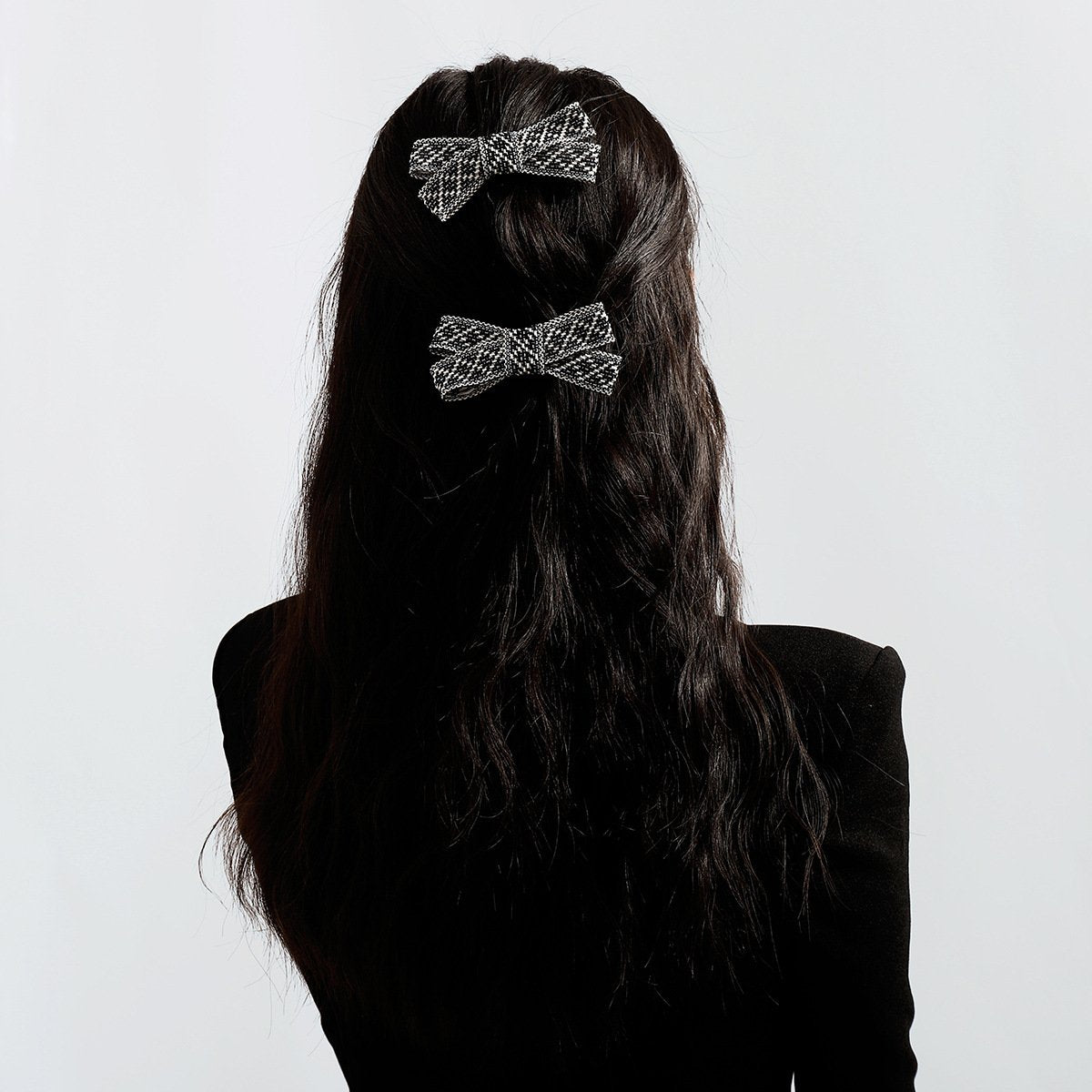 F53 French light luxury niche sweet bow hair clip small fragrant fashion knitting black and white contrast color duckbill clip