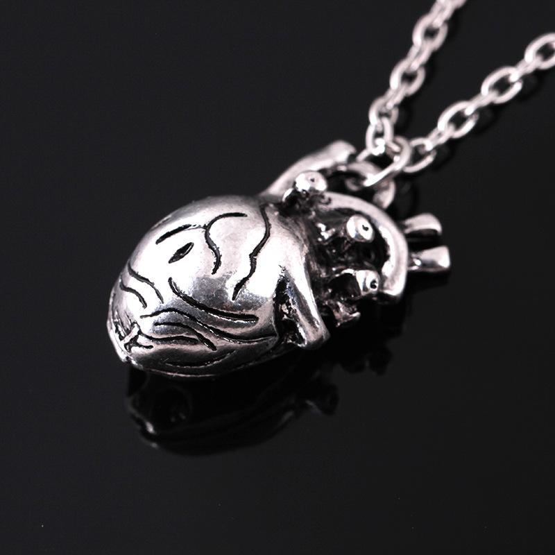 Retro Creative Anatomical Heart Necklace Personality Hollow Heart Pendant Jewelry