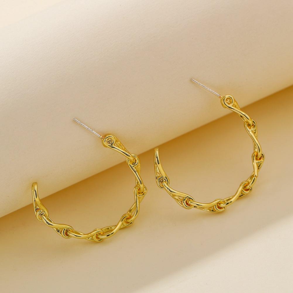 Minimalist metal C-shaped hollow chain earrings ins fashion letter C versatile trendy earrings for women