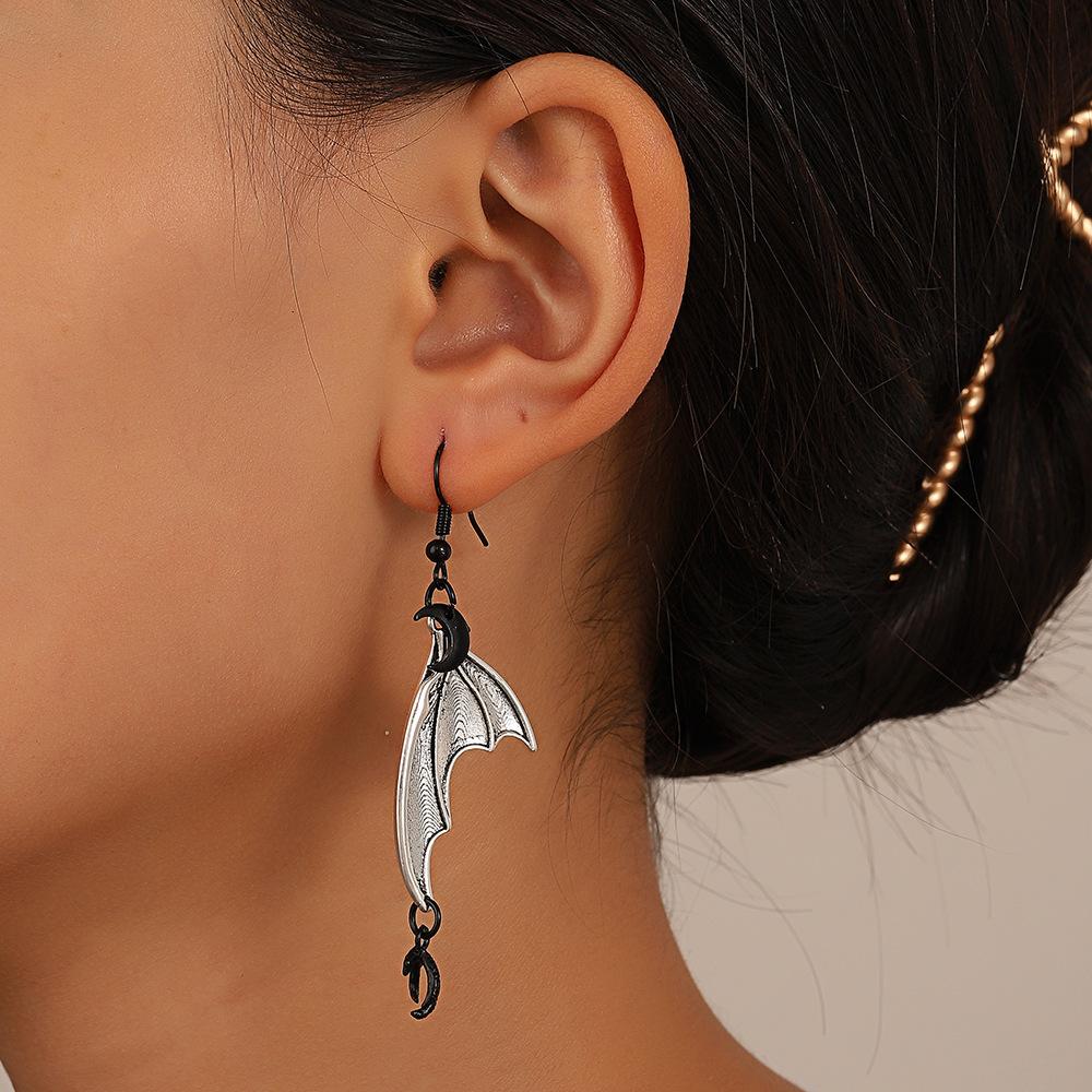 Halloween Earrings Female Retro Gothic Bat Wings Earrings Simple Paper Clip Mushroom Earrings Ornaments