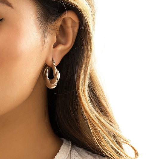 Jewelry metal texture U-shaped twist earrings female retro cold geometric all-match earrings