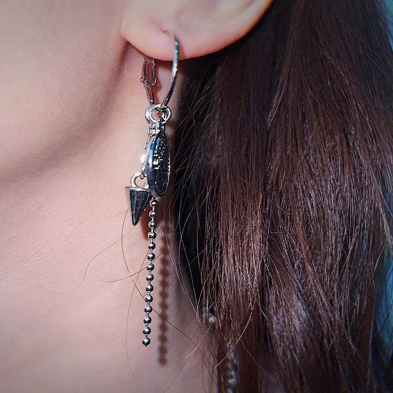 Frosty portrait tassel chain earrings detachable multi-wear earrings neutral male and female earrings brand new