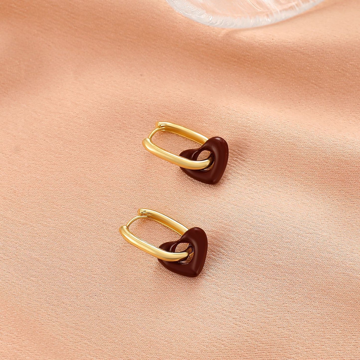 French retro wine red love earrings women's fashion light luxury niche temperament heart pendant earrings Hong Kong earrings