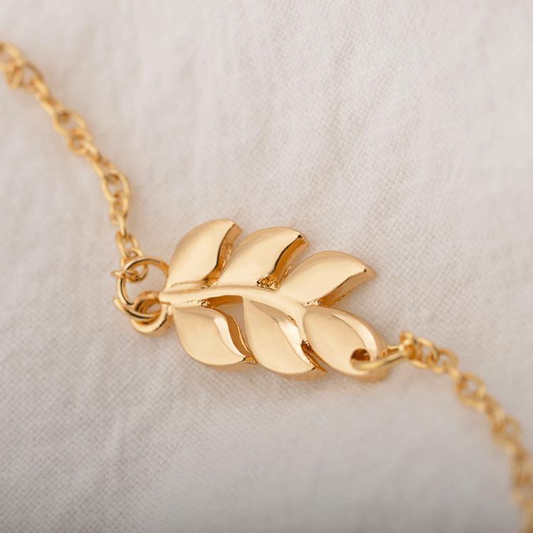 Version small fresh literary female necklace leaf grass pendant clavicle chain