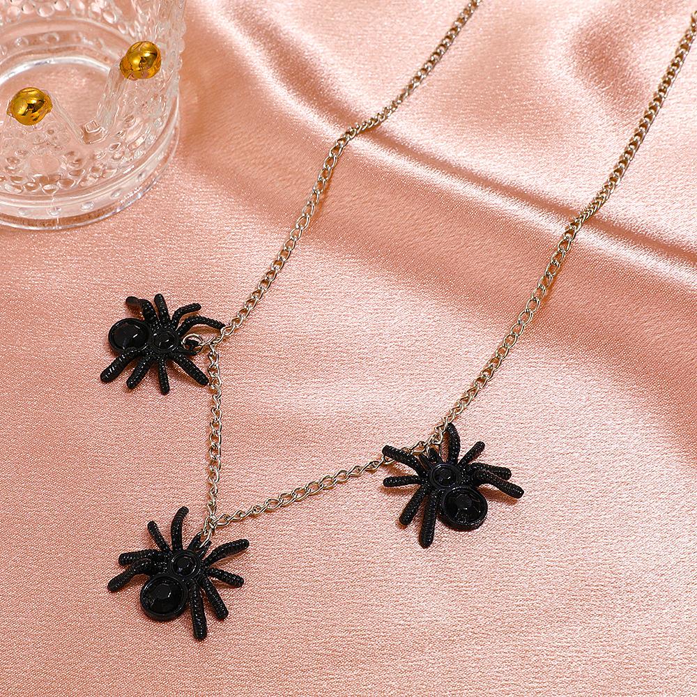 Retro Gothic Black Spider Pendant Necklace Niche Design Exaggerated Punk Clavicle Chain Halloween Gift