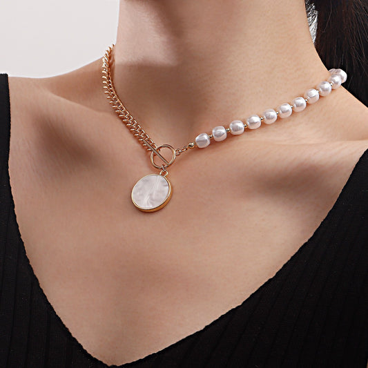 Niche design high-end splicing chain imitation mother-of-pearl pendant necklace female cold OT buckle pearl necklace