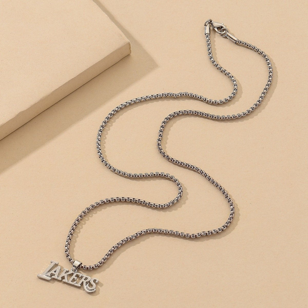 Black Mamba Kobe Bryant NBA Lakers logo LAKERS No. 24 commemorative pendant necklace male