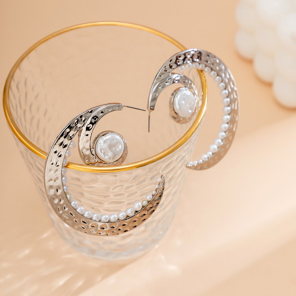 Jewelry temperament cold micro-inlaid imitation pearl crescent moon earrings simple geometric metal earrings for women