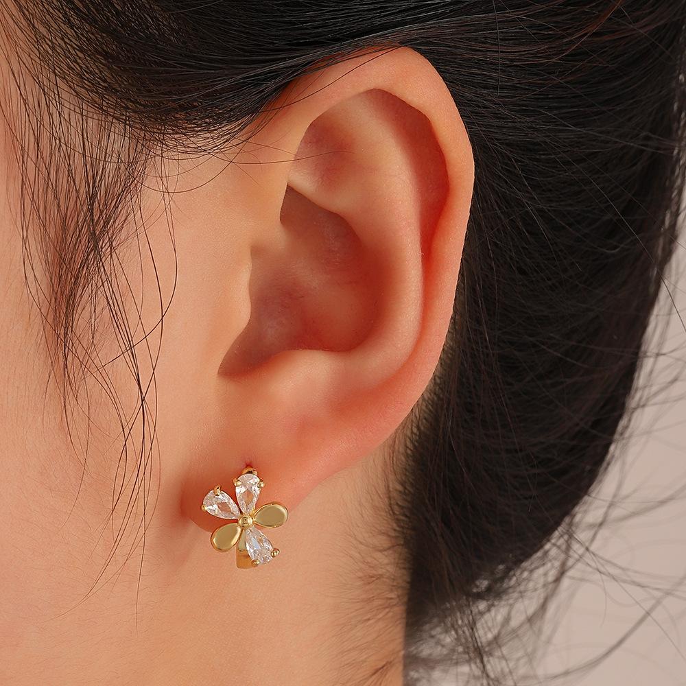 ins simple micro-inlaid zircon flower earrings fashion temperament niche design stitching love ear buckle earrings