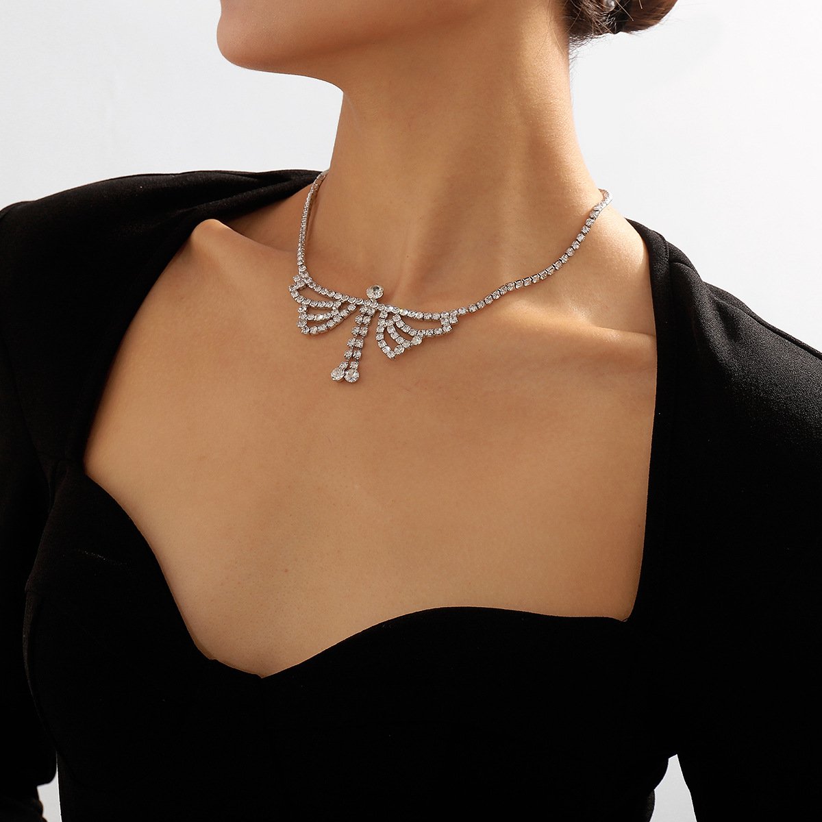 N1965 Geometric Creative Necklace Fashion Three-dimensional Butterfly Full Diamond Temperament Necklace Sweet Cool Fashion Necklace