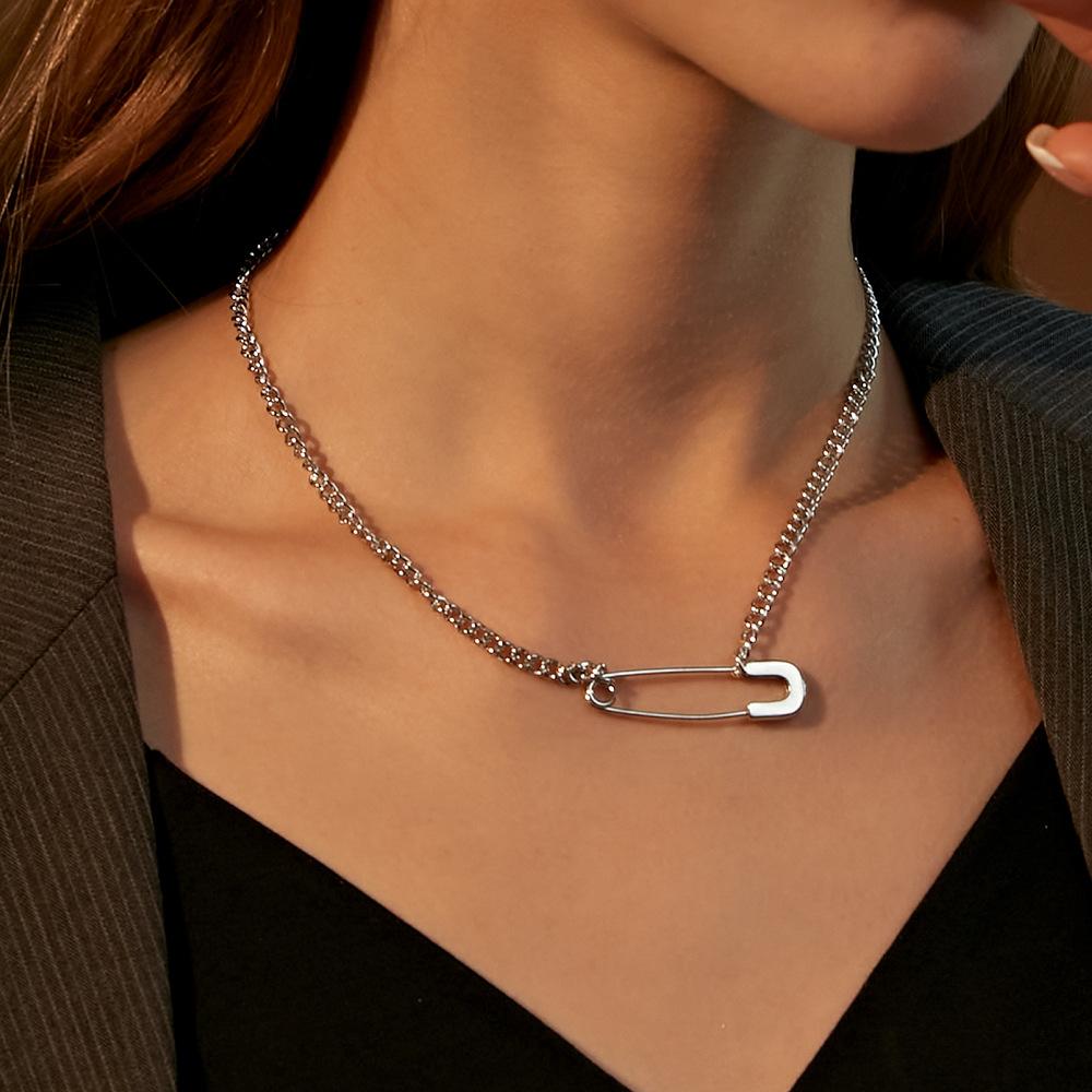 Creative pin necklace niche design simple paperclip clavicle chain cold personality pendant couple accessories