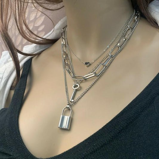 Jewelry Retro Chain Peach Heart Lock Pendant Necklace Women's Creative Fashion Lock Necklace