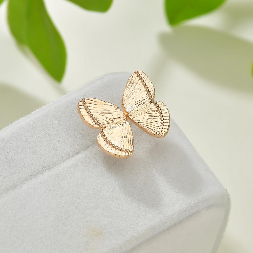 Fashion Retro Left and Right Side Butterfly Earrings Cute Simple Alloy Stud Earrings Ladies Jewelry