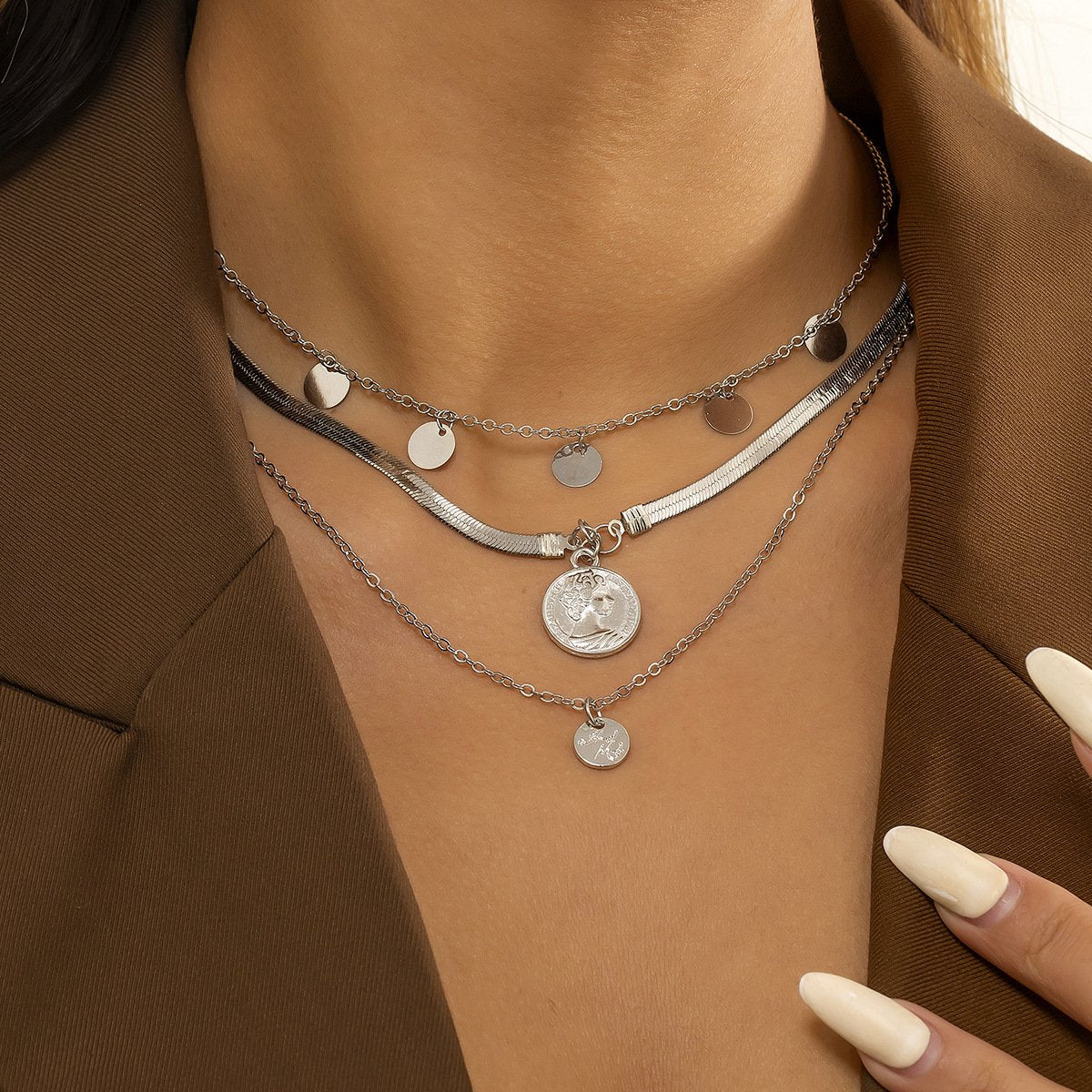 Jewelry Retro Metal Sequin Portrait Tag Necklace Hip Hop Simple Geometric Snake Bone Chain Necklace