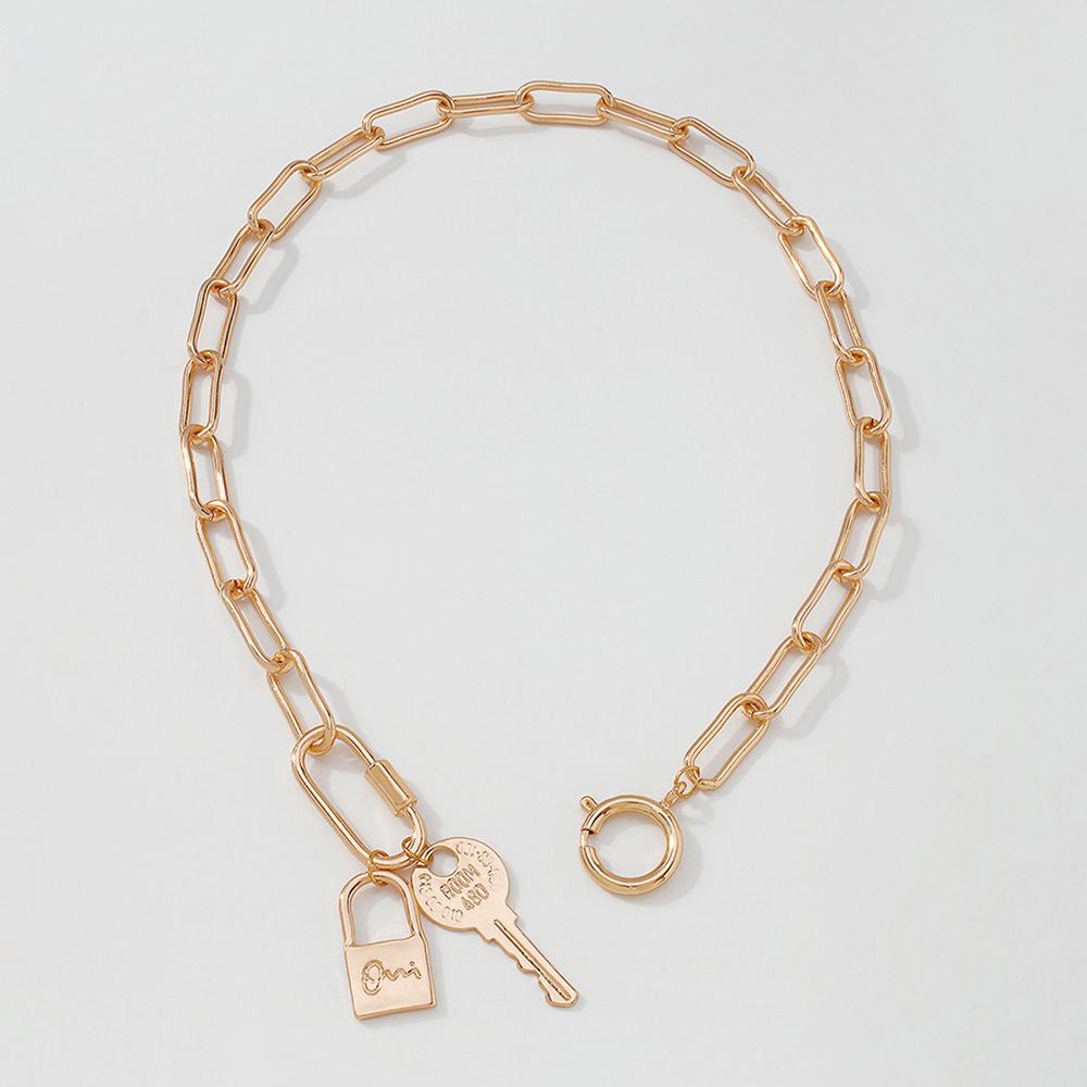 N936 Single Layer Key Lock Pendant Necklace Exaggerated Punk Personality Necklace Geometric Fashion Necklace Women