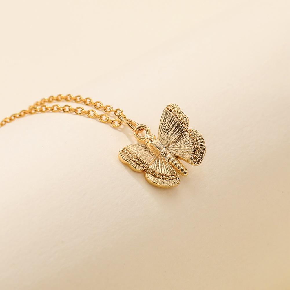Ins niche three-dimensional butterfly pendant fashion titanium steel chain gold-plated collarbone necklace temperament necklace