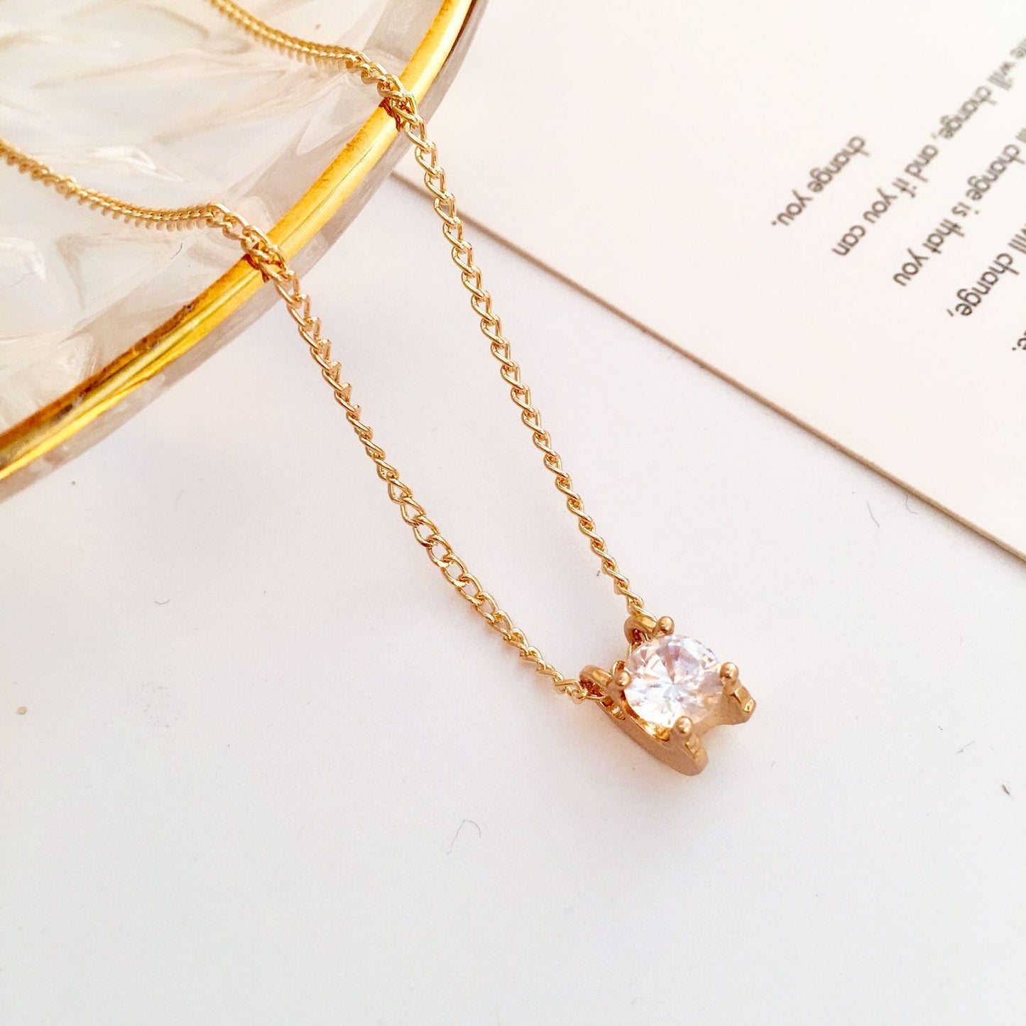 Jewelry Women's Short Clavicle Chain Personality Small Fresh Creative Zircon Pendant Fashion Simple Necklace Jewelry