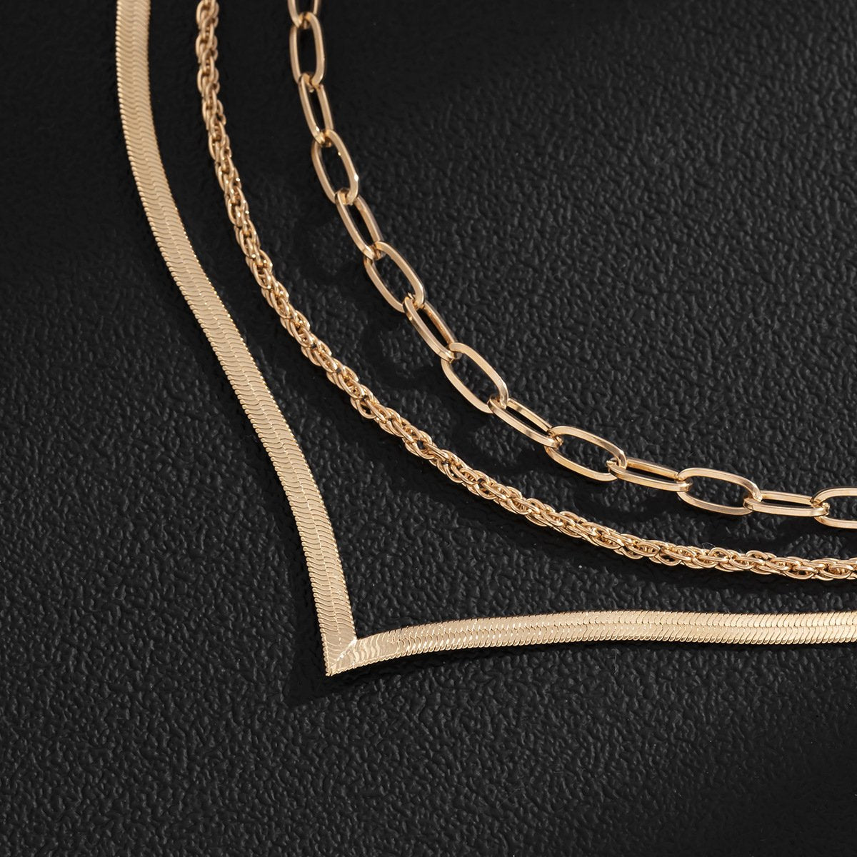 Indifferent V-shaped snake bone chain stacked hollow French clavicle chain simple twist all-match metal niche necklace