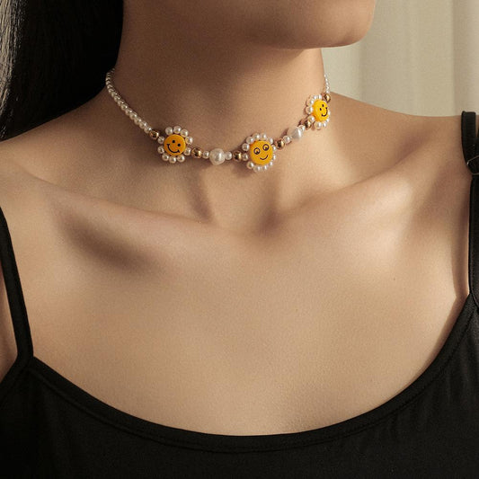 Hand-woven Baroque Pearl Smiley Clavicle Chain Cute Personality Mosaic Flower Smile Necklace Jewelry