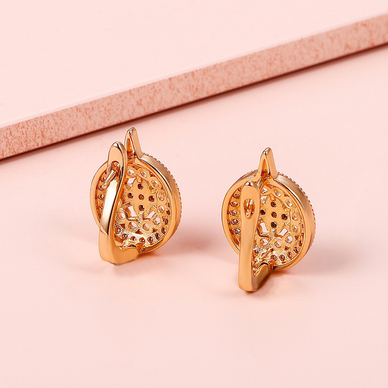 Simple metal hollow earrings ins net red temperament zircon geometric earrings personalized wedding accessories female