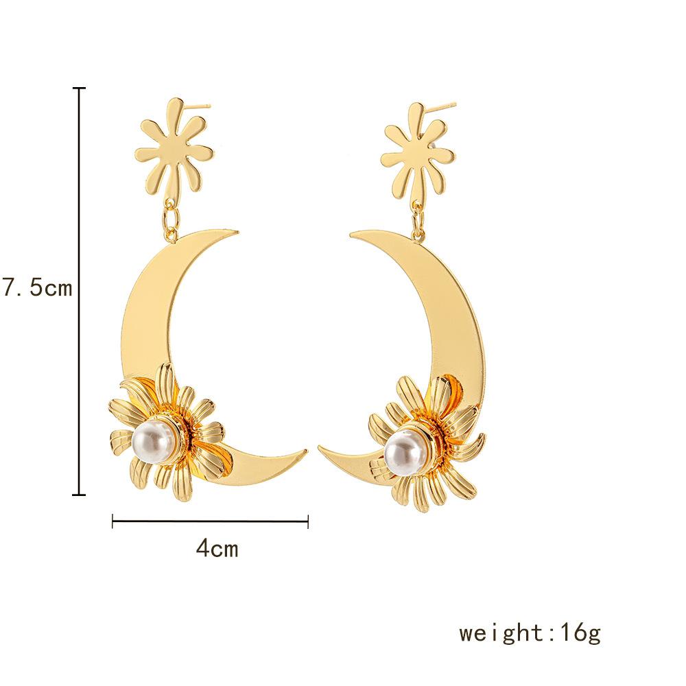 Pearl Moon Surrounding the Sun Ladies High Sense Exaggerated Moon Flower Pearl Earrings