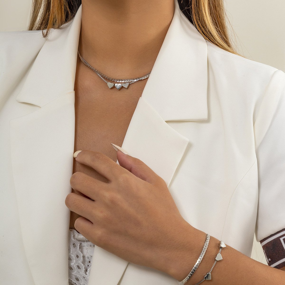 Jewelry Hip Hop Retro Metal Thin Chain Necklace Female Simple Versatile Heart Shaped Clavicle Necklace